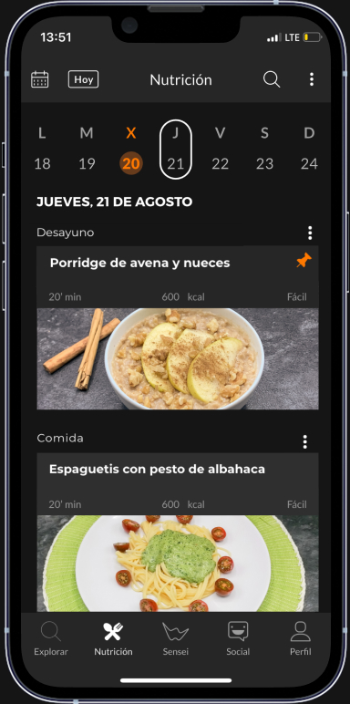 Vista de la nueva sección de Nutrición, con calendario, navegación por días y recetas diarias en formato scroll vertical.